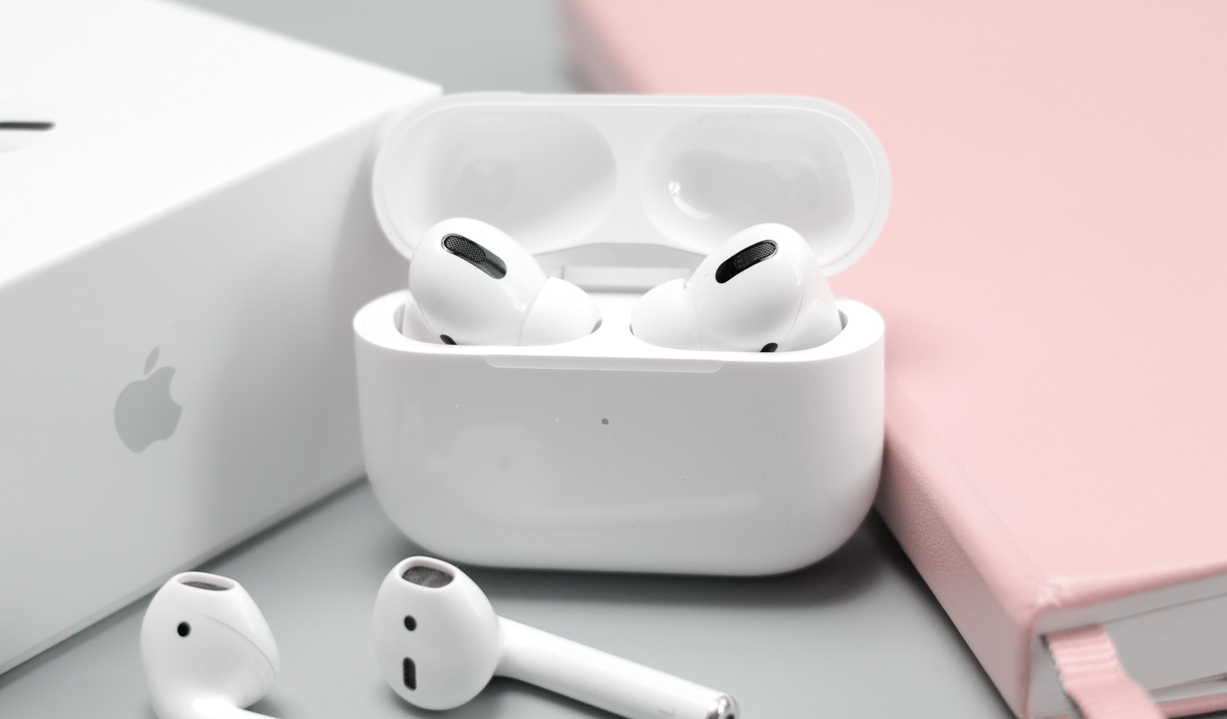 AirPods Pro в зарядном чехле