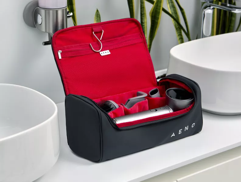 Travel friendly: travel case included