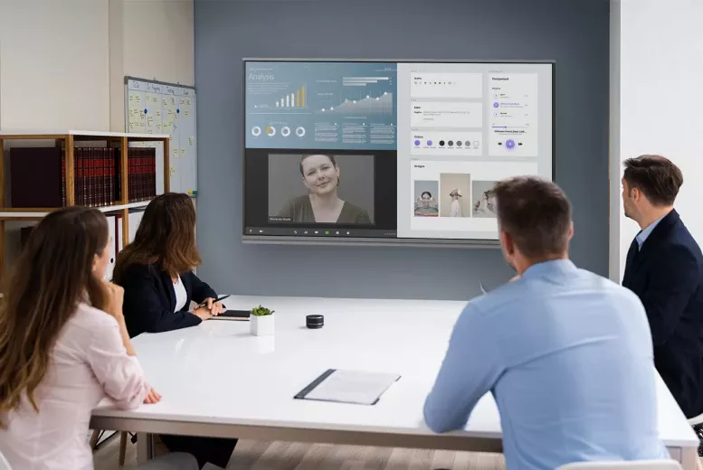 Prestigio Solutions interaktivna tabla za poslovne prezentacije