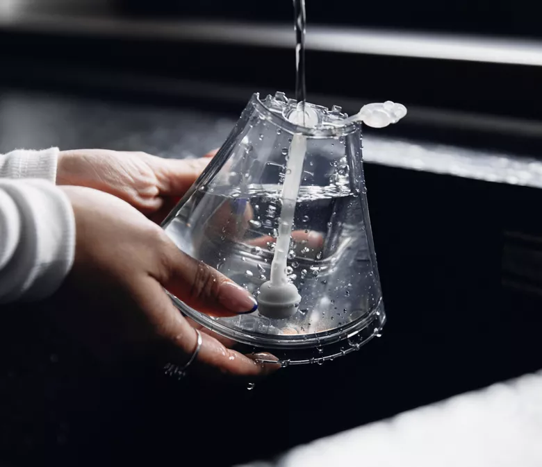 Лесен за презареждане резервоар за вода