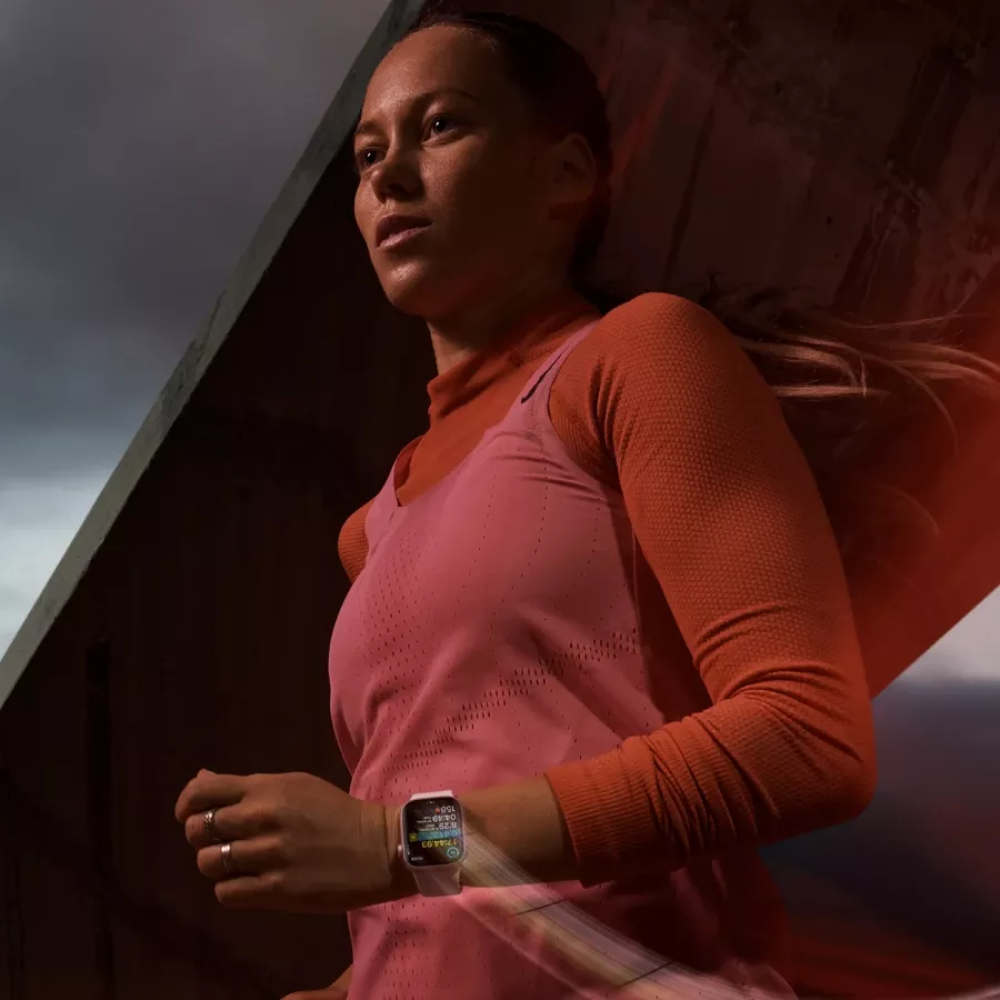 Apple Watch Series 9 GPS, 41mm, Midnight, Midnight Sport Band, S/M — Image №5