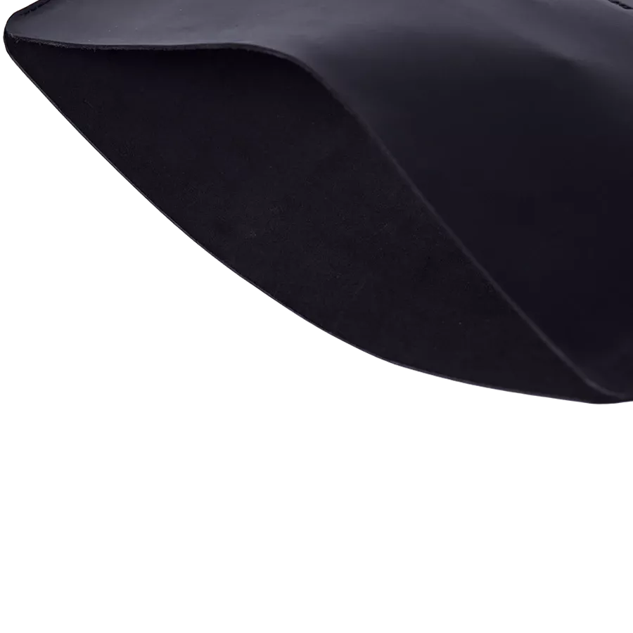 Чехол INCARNE New Gamma Чёрный для MacBook Pro 16/MacBook Pro 15 — Изображение №6