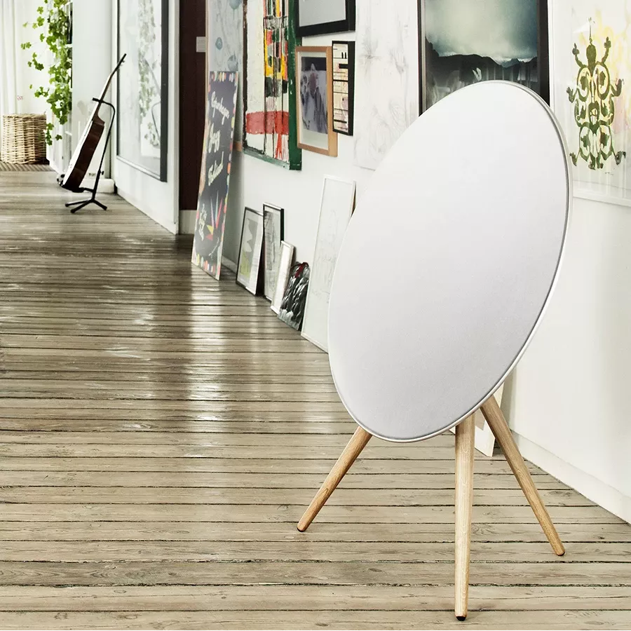 BANG & OLUFSEN Beoplay A9 4th Gen Home Audio System, White/Oak — Image №6