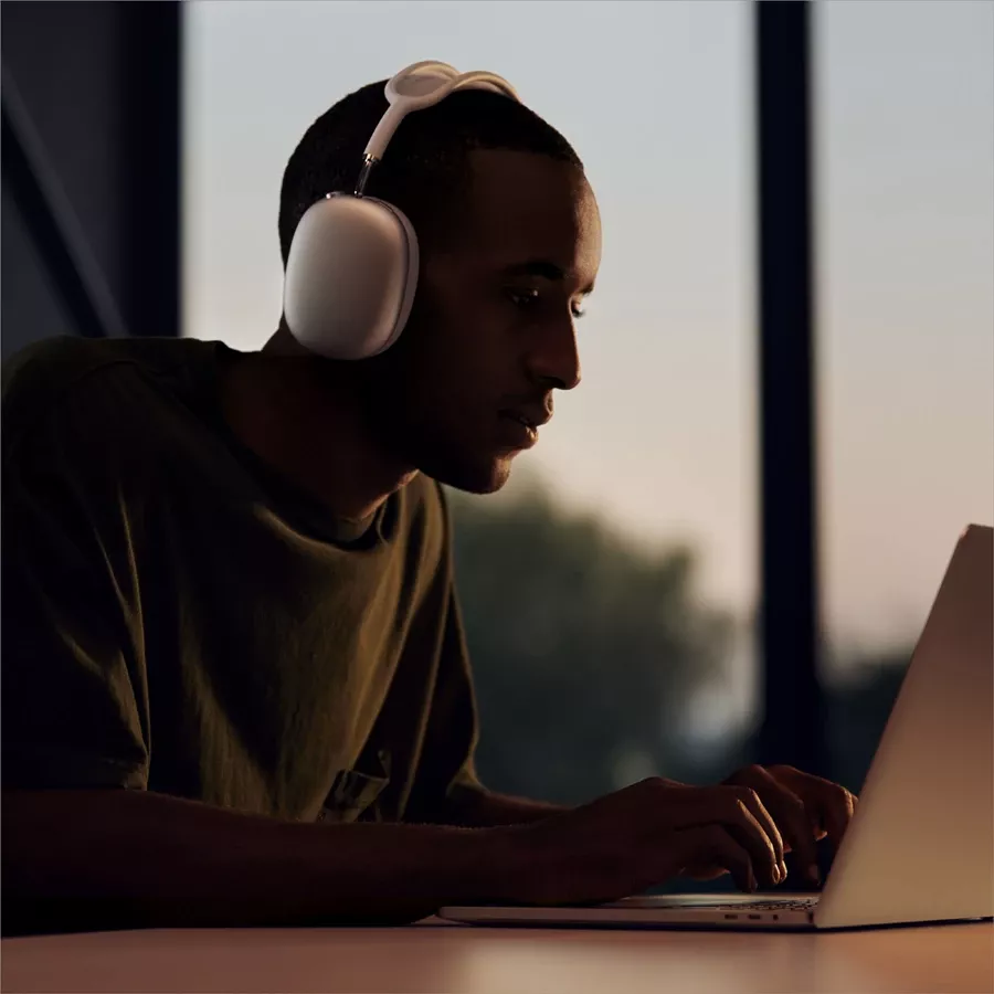Наушники Apple AirPods Max, «Голубое небо» — Изображение №5